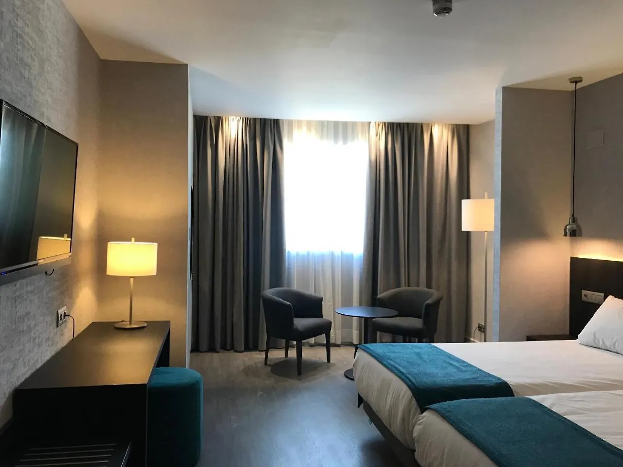 Hg City Suites Barcelona 4*,