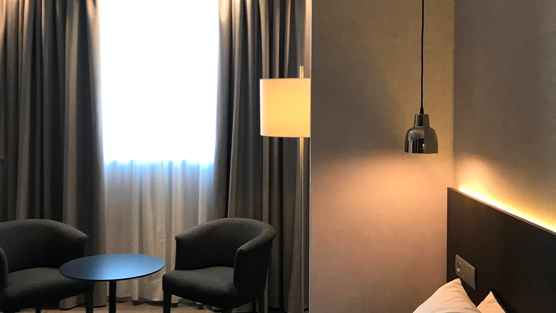 Hg City Suites Barcelona 4*,